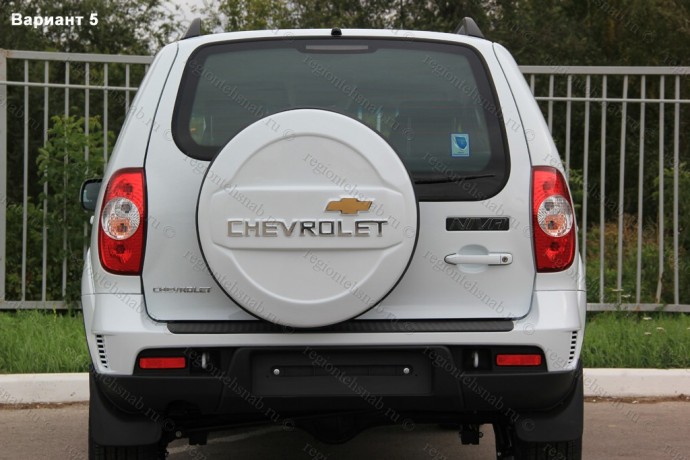Чехол запасного колеса Chevrolet Niv@ с эмблемой Chevrolet купить недорого с доставкой в Саров