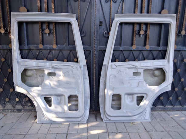 Комплект задних стеклопластиковых дверей для B@3 2123 "Chevrolet Niv@" купить недорого с доставкой в Саров